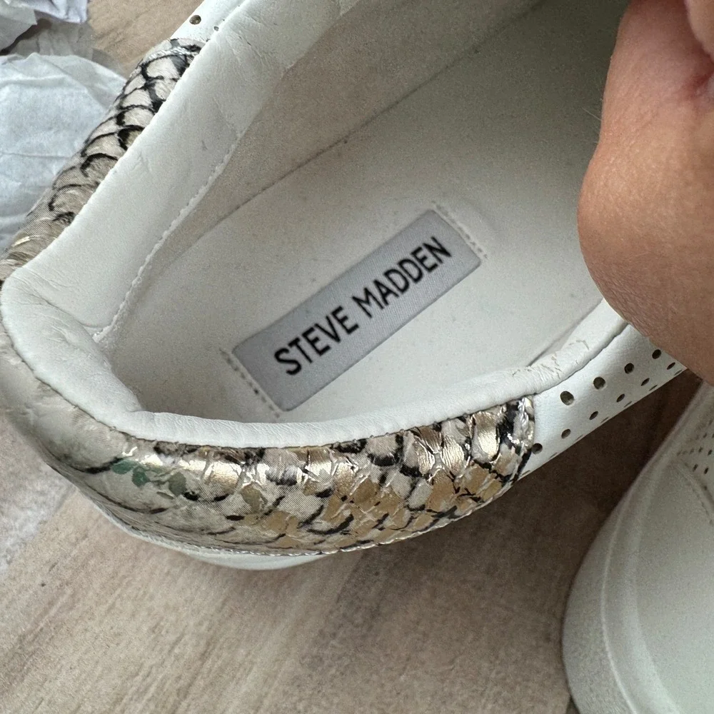 Steve Madden Women's 9M Influence Snake Print Sneakers EUC